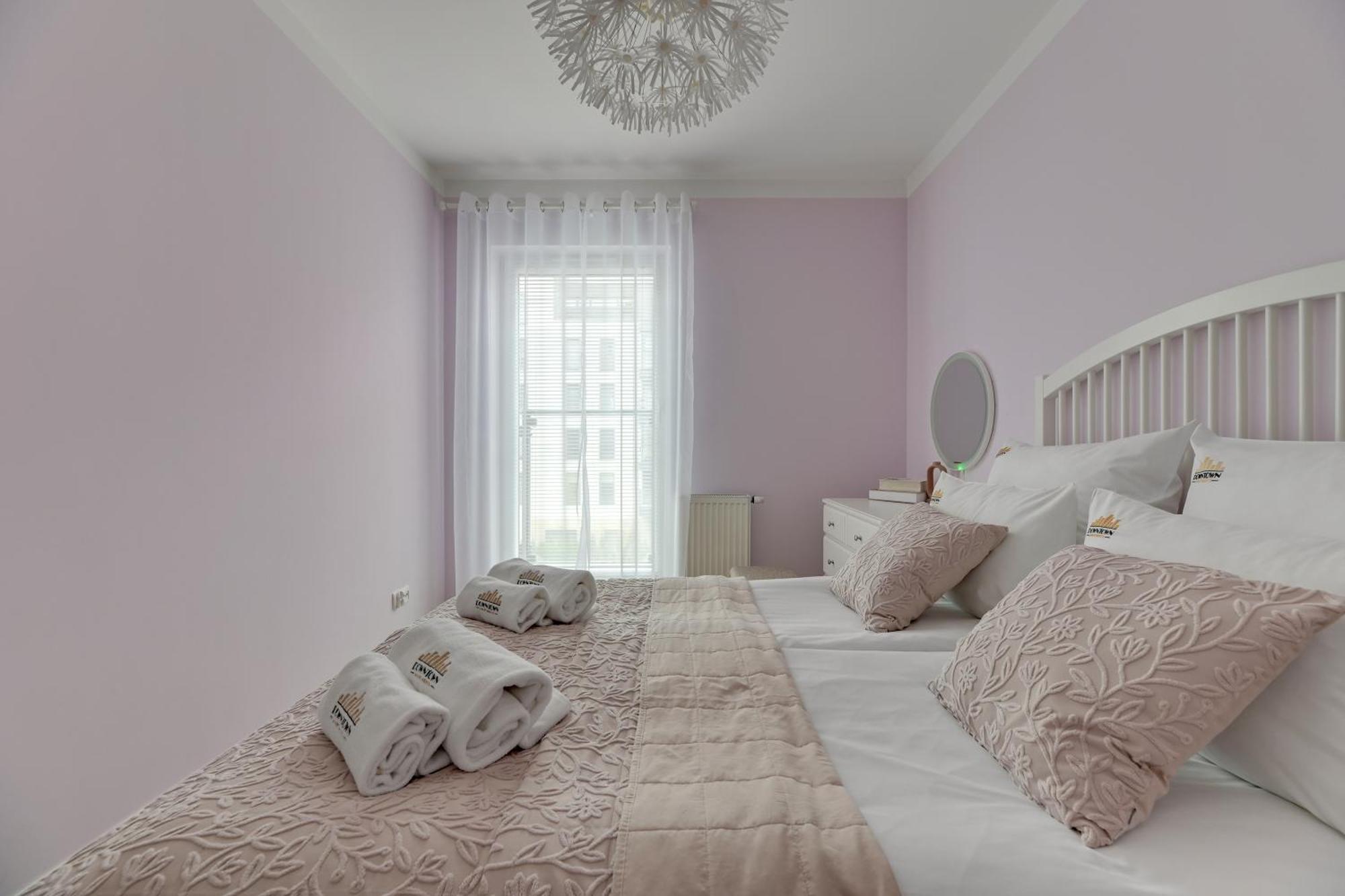 Chmielna Park - City Center & Parking By Downtown Apartments 그단스크 객실 사진